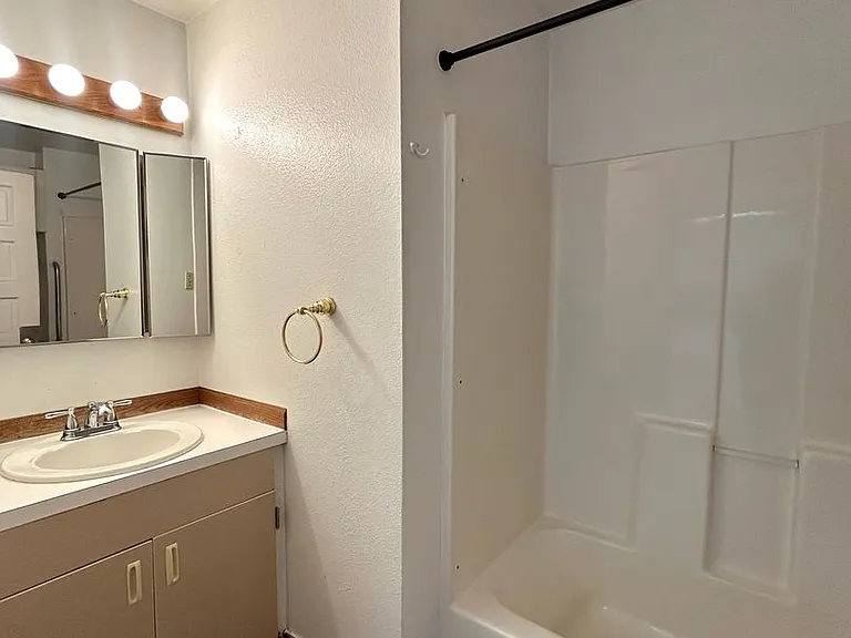 304 S Anderson St — Photo 15