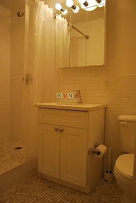 Rented by KVNY Soho | media 32