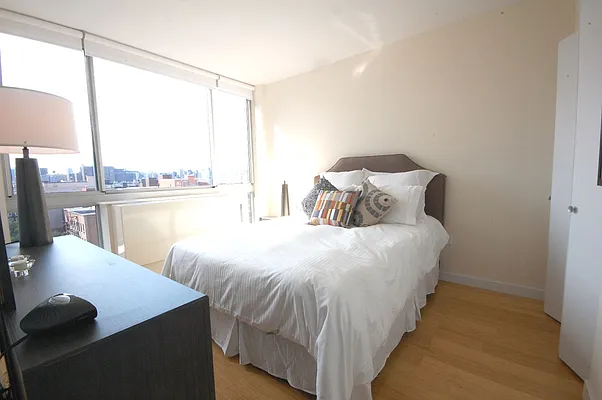 Rented by Kahen Properties | media 34