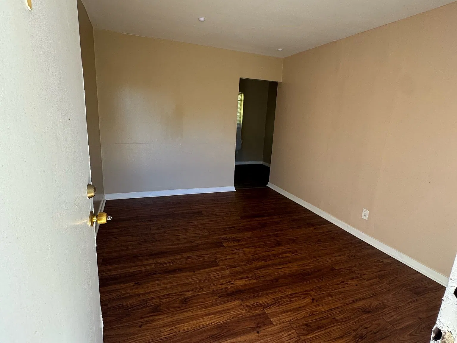 1 bed, 800 sqft, $900 — Photo 2