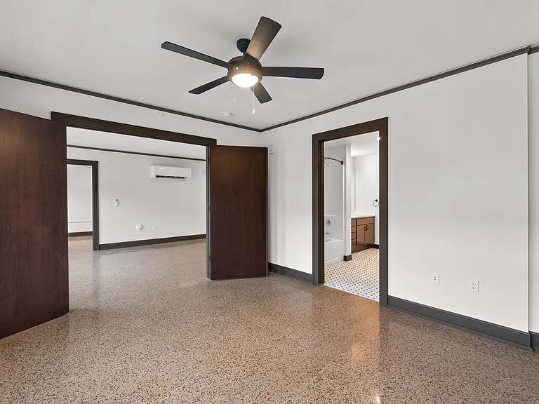 Concordia 27 Apartments - Free 1G Internet & Parking — Photo 6