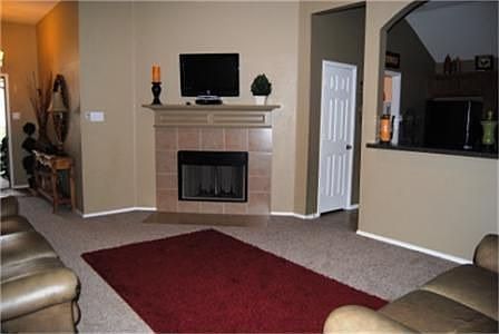 4th image of 2101 Sunny Side Dr