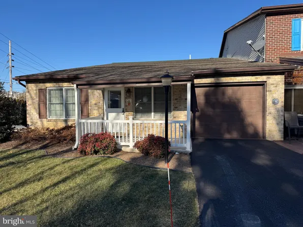 593 W 3rd St, Waynesboro, PA 17268