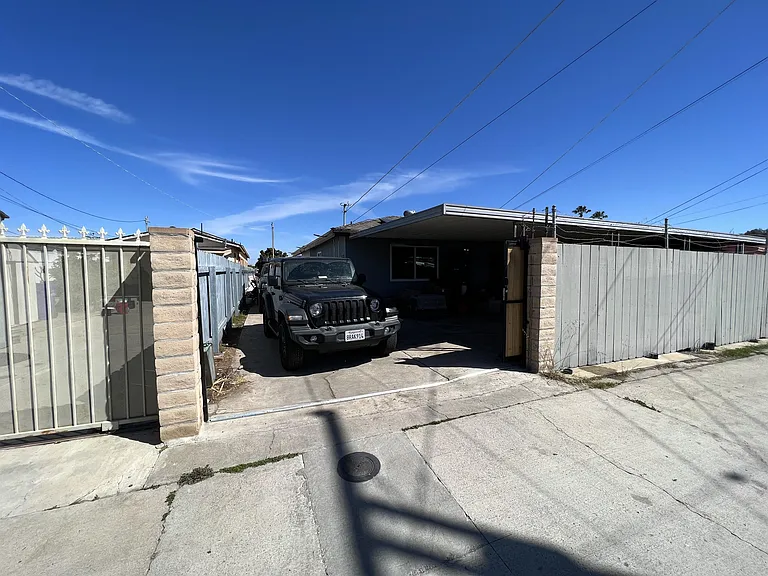3210 39th St — Photo 3