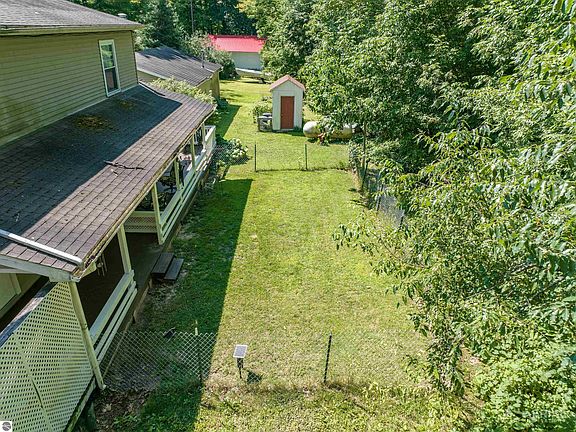 3rd image of 6970 Wickert Rd