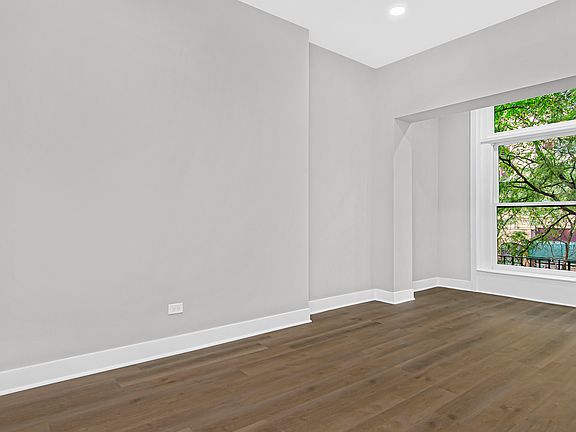 4th image of 801 N Wabash Ave #42-3E