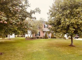 55 Pinyon Dr, Orchard Park, NY 14127