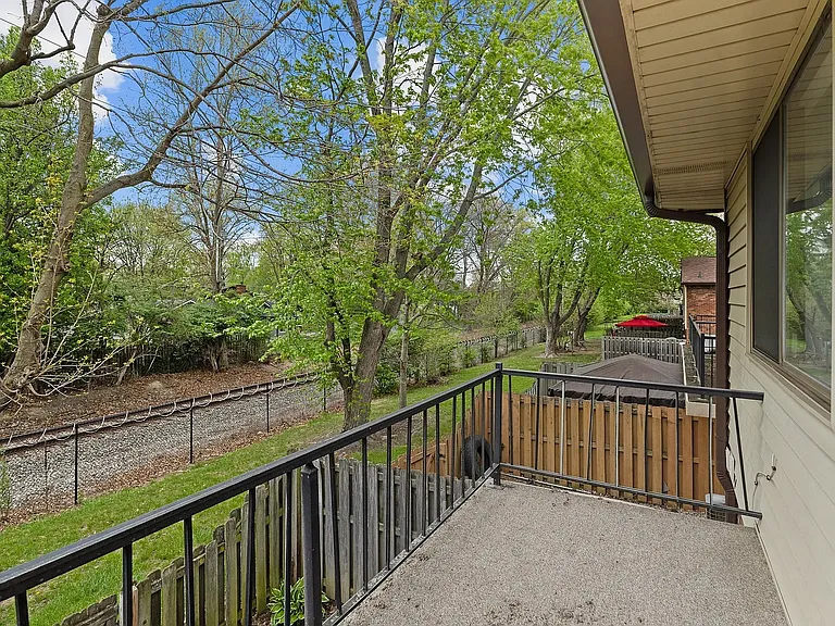 968 Greenwood Trl W — Photo 21