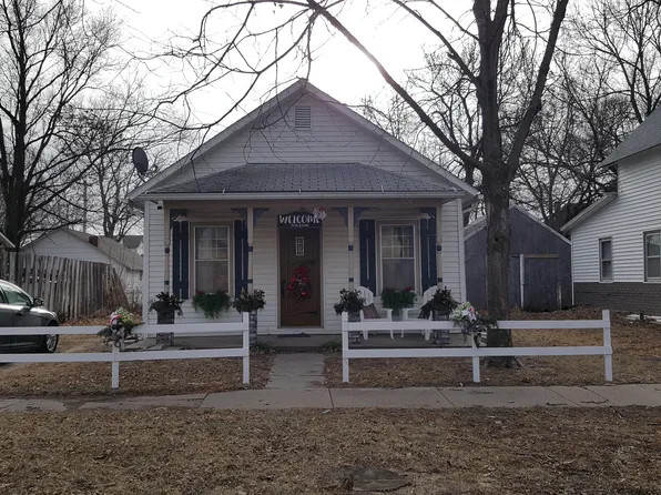 212 D St, Central City, NE 68826