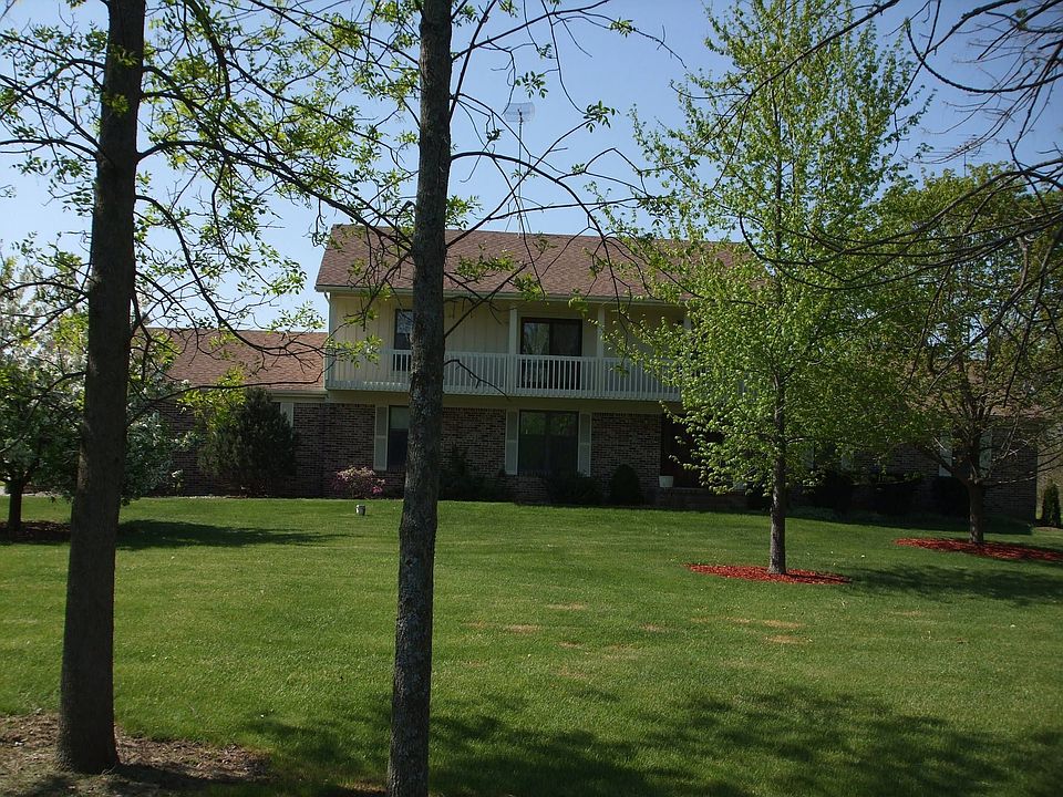2nd image of 2060 Winthrop Dr