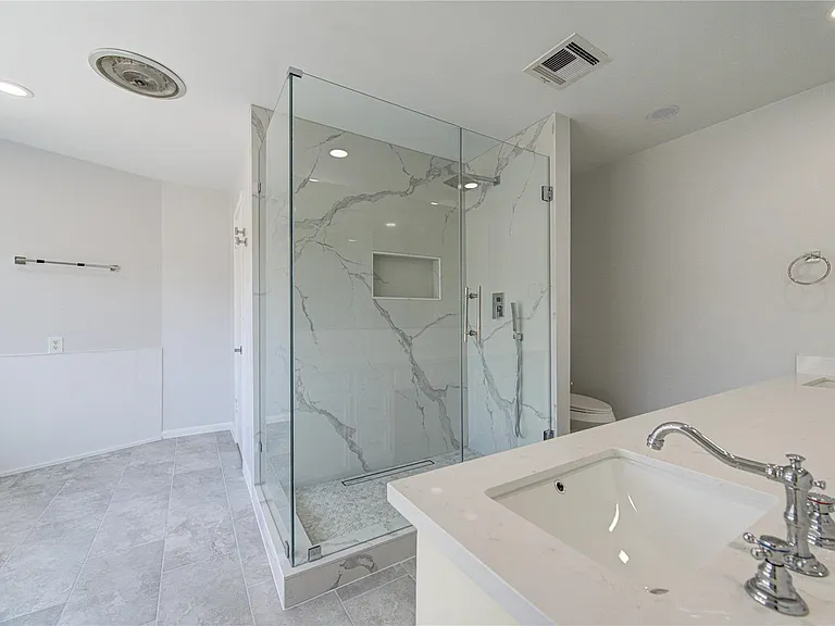 438 E Fair Harbor Ln — Photo 19