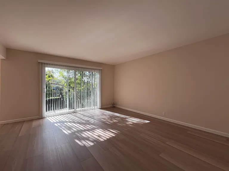979 Ponderosa Ave #D — Photo 4