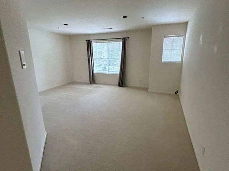 19535 Cortina Ct — Photo 37