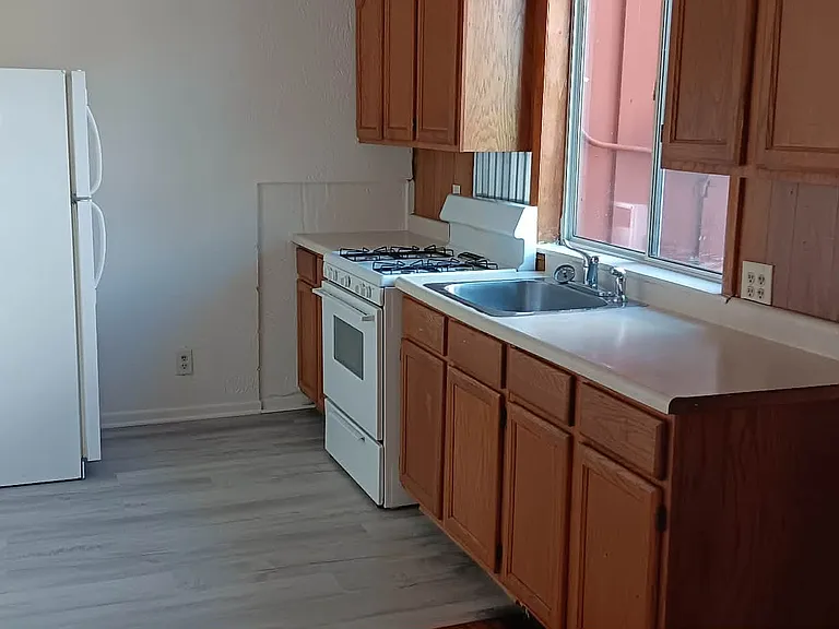 22 Mansfield Ave #B — Photo 3