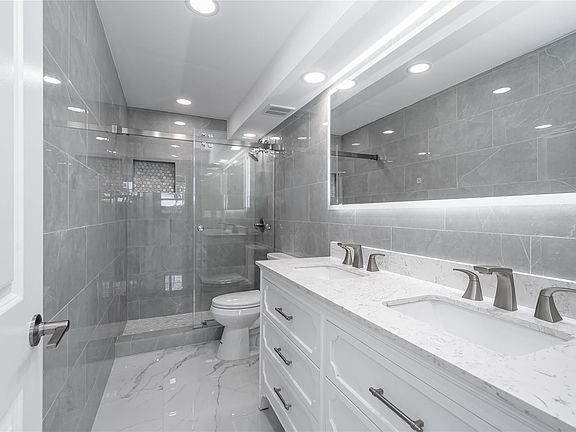 4th image of 9811 N Hollybrook Lake Drive #205