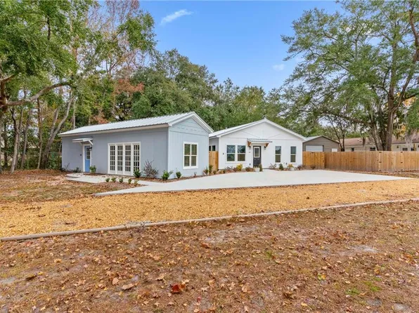 1013 Elbert St, Darien, GA 31305