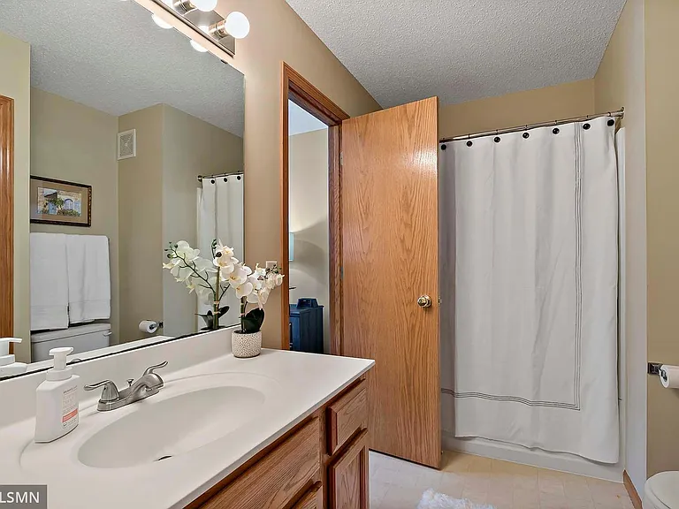 302 Wilderness Dr — Photo 15
