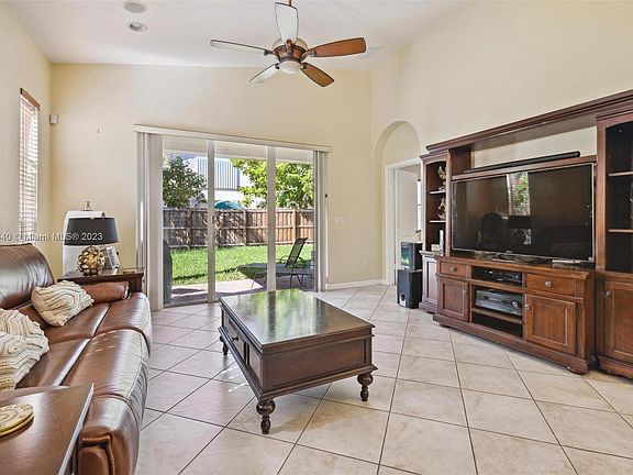 5th image of 2238 Portofino Ave