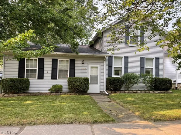 5742 South St, Vermilion, OH 44089