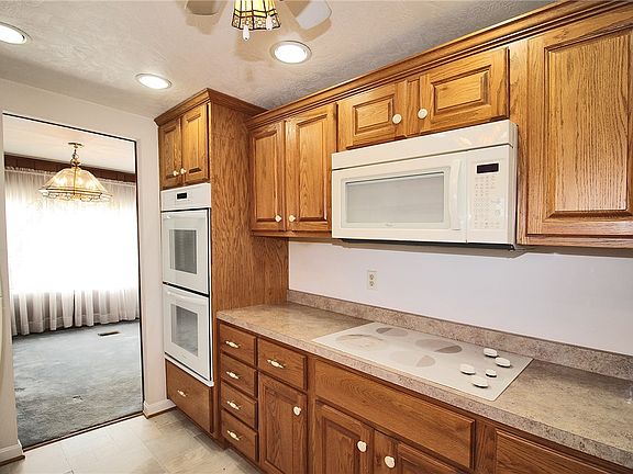 5th image of 478 Cecil Henderson Rd