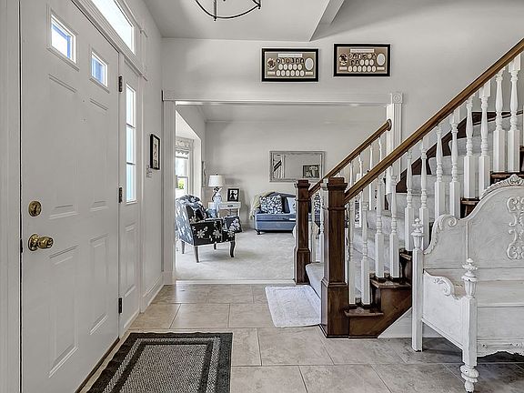 4th image of 5484 Country Club Ln