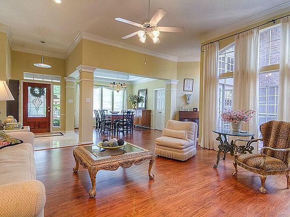 5th image of 13819 Carriage Walk Ln