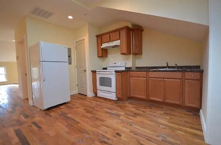 514 Sumner St #5 — Photo 9
