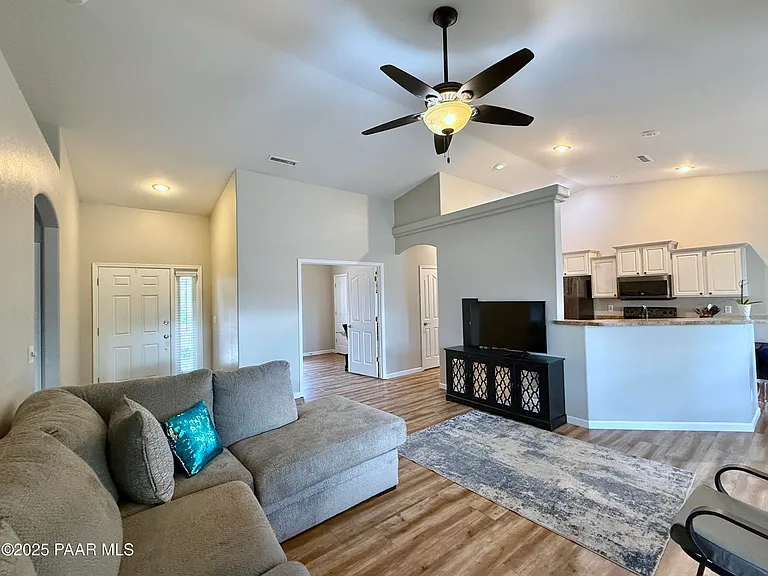 6622 E Farmstead Rd — Photo 6