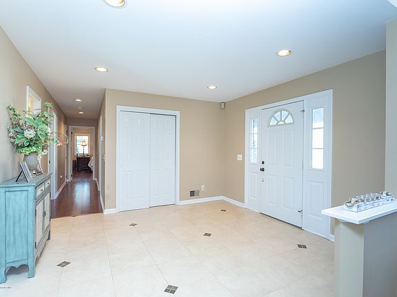 3rd image of 1301 W Chicago Blvd
