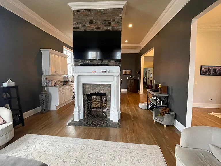 4501 Elkins Ave — Photo 4