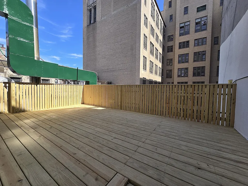 136 9th Ave #4AA