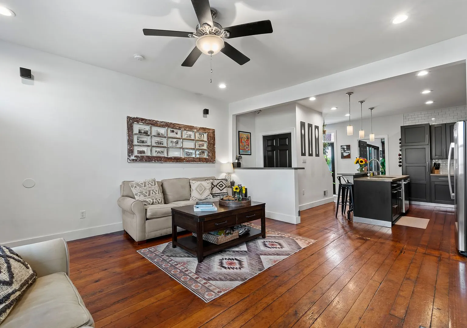 Available Oct 15th! Beautifully Updated 3-Bedroom Home with Private Patio in the Heart of South S... — Photo 4