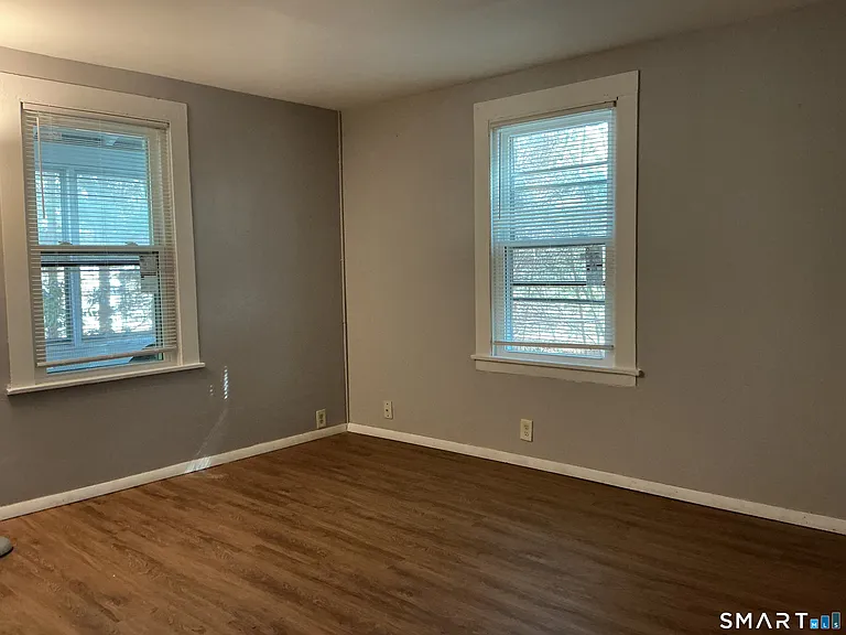 8 Rogers Pl — Photo 5