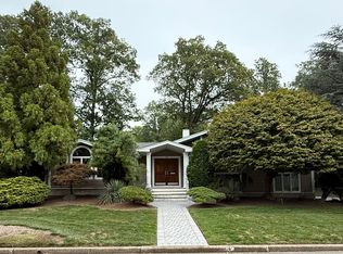 38 S Virginia Ct, Englewood Cliffs, NJ 07632