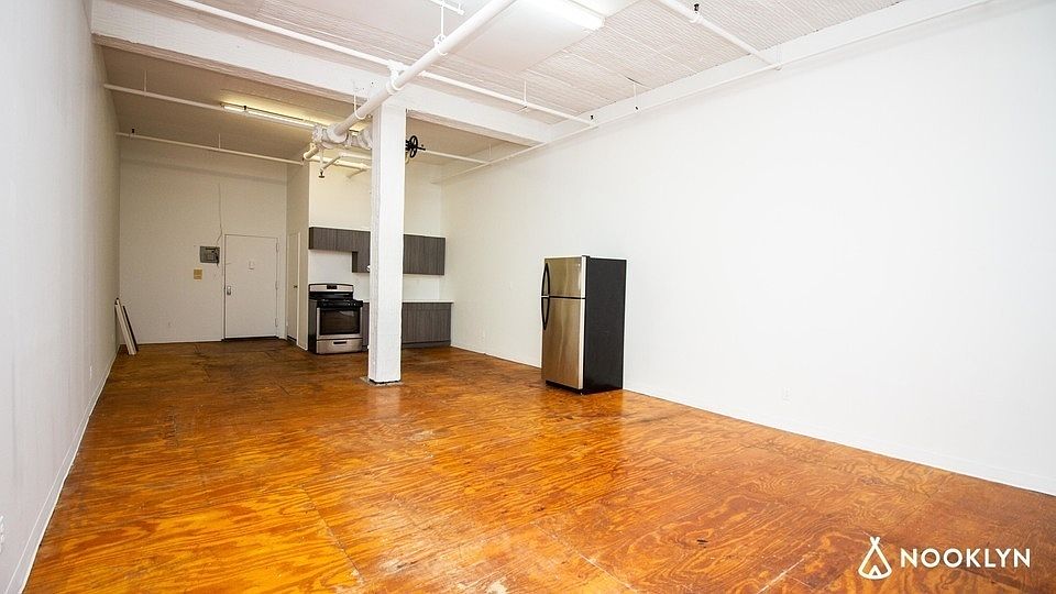 1st image of 1085 Willoughby Ave #109