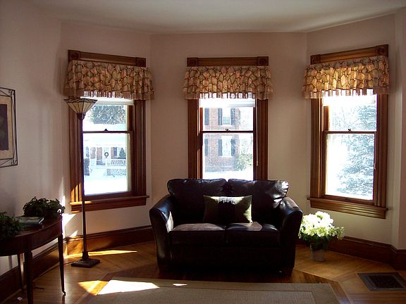 4th image of 34 Monroe Ave