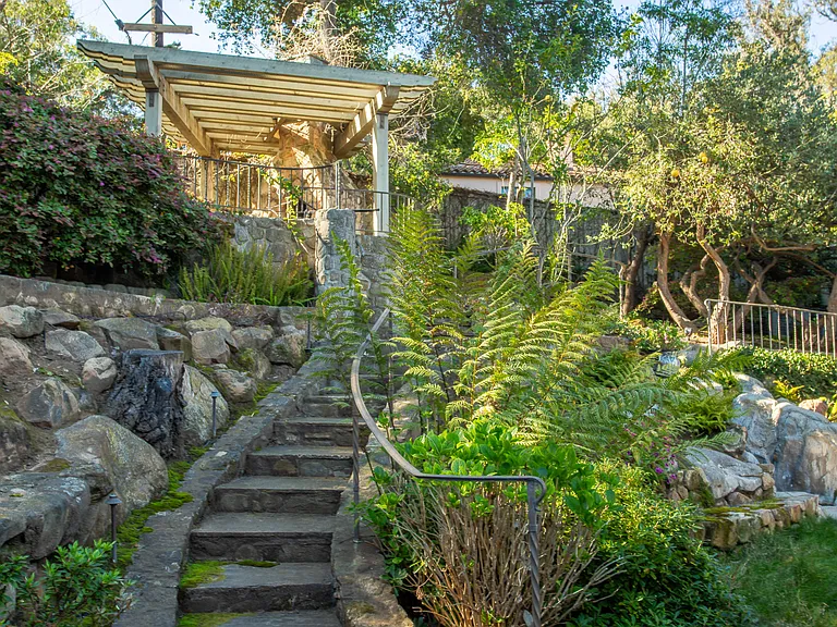 87 Butterfly Ln — Photo 31