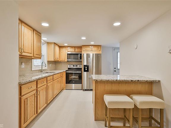 4th image of 205 W Moorestown Rd
