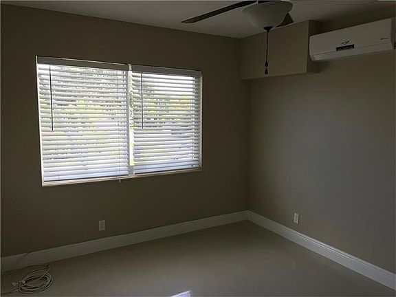 5th image of 2901 Middle River Dr APT 8