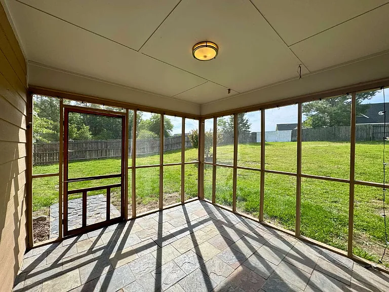 470 Rushmore Ct — Photo 22