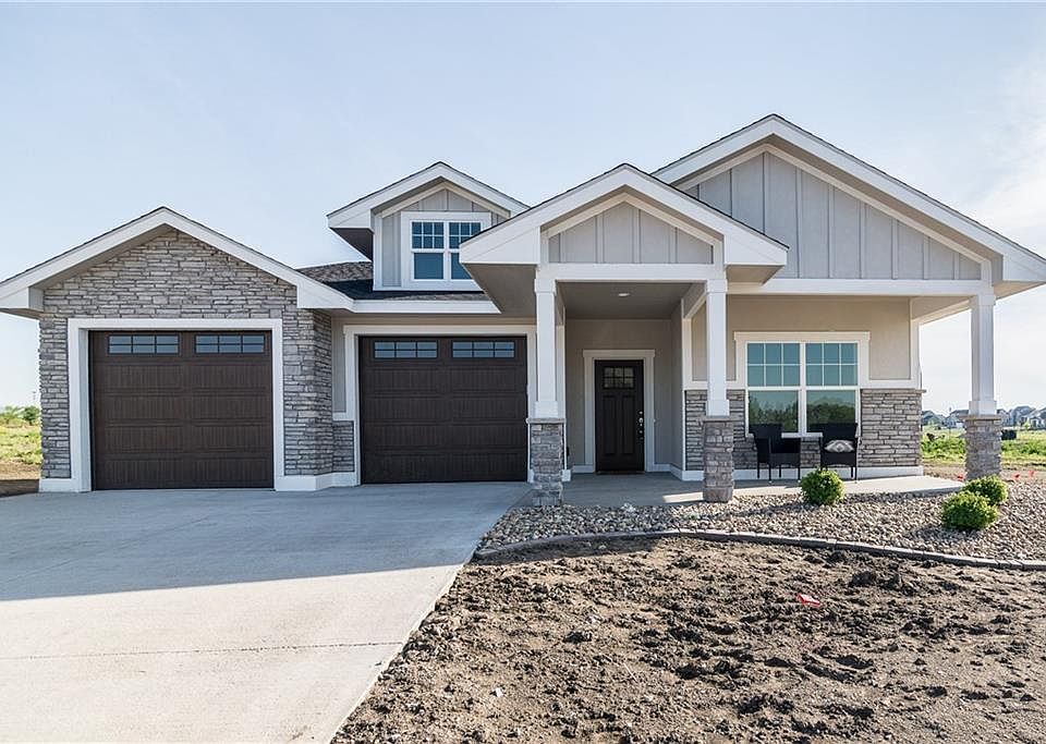 1st image of 2406 SW Vineyard Ln