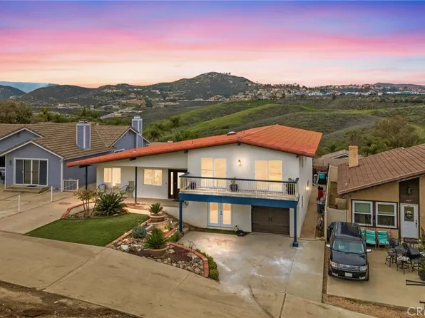 30510 Early Round Dr, Canyon Lake, CA 92587