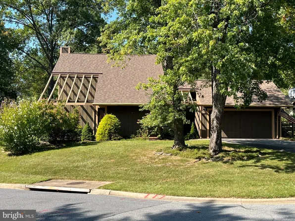 10720 Wayridge Dr, Montgomery Village, MD 20886