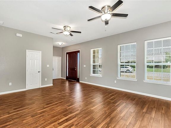 5th image of 5706 Diana Dr
