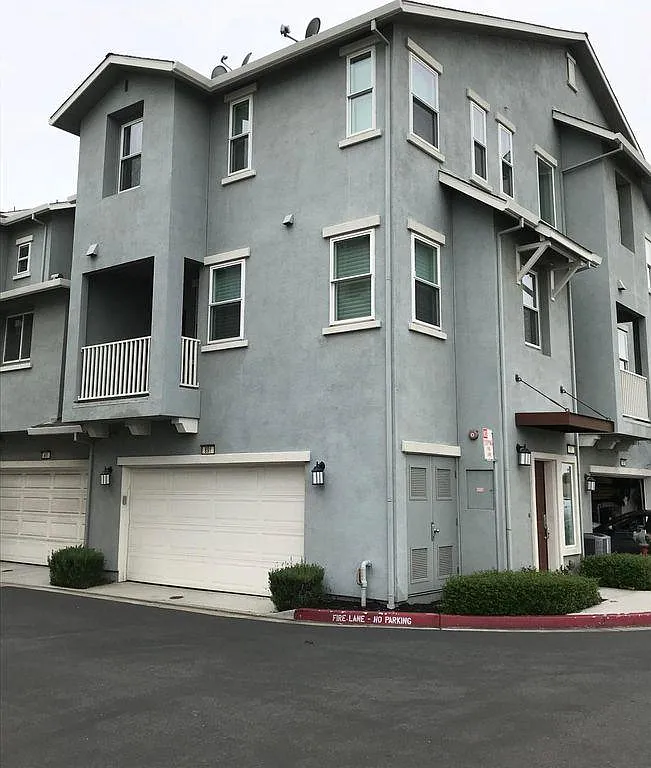 891 Alta Mar Ter photo 1