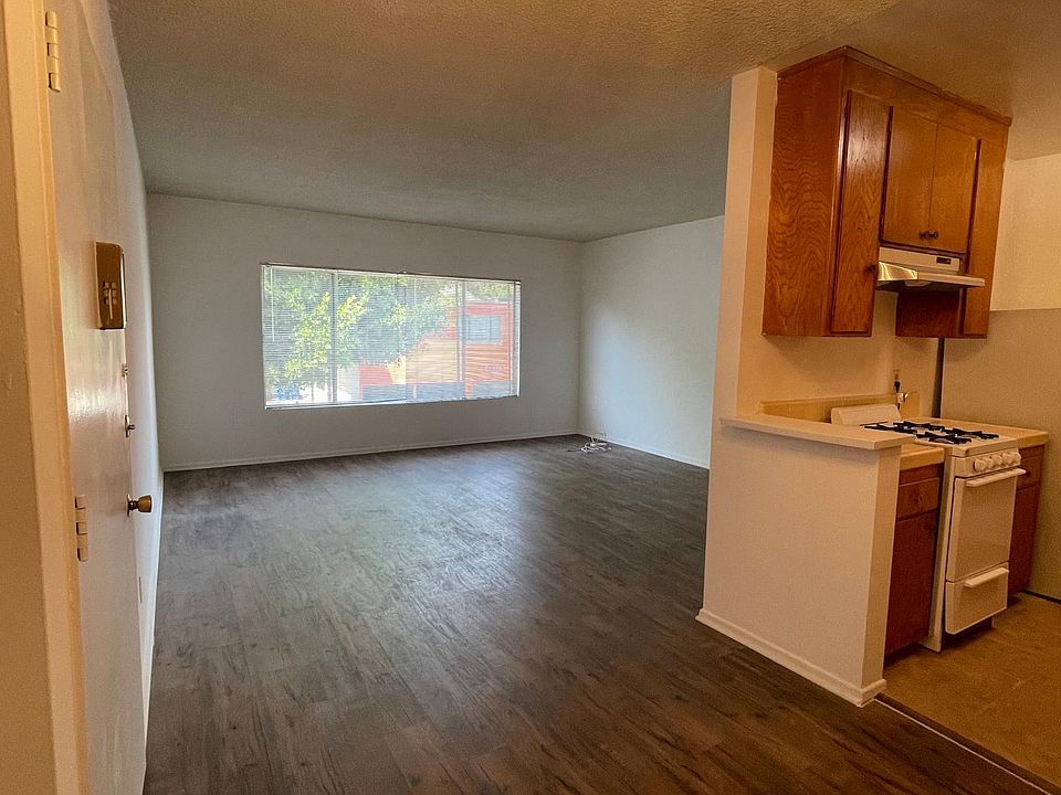 1st image of 1603 Granville Ave #8