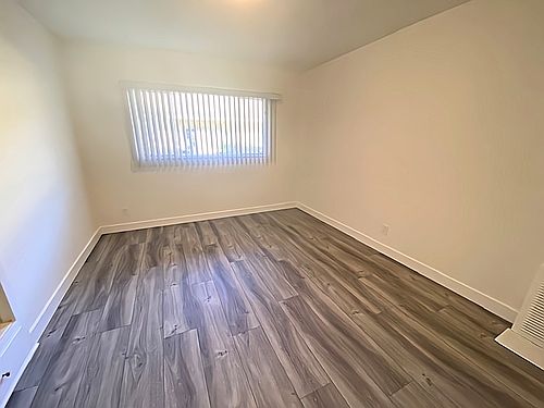 5th image of 914 N Cedar St #5