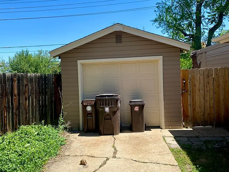 3055 Moorhead Ave — Photo 15