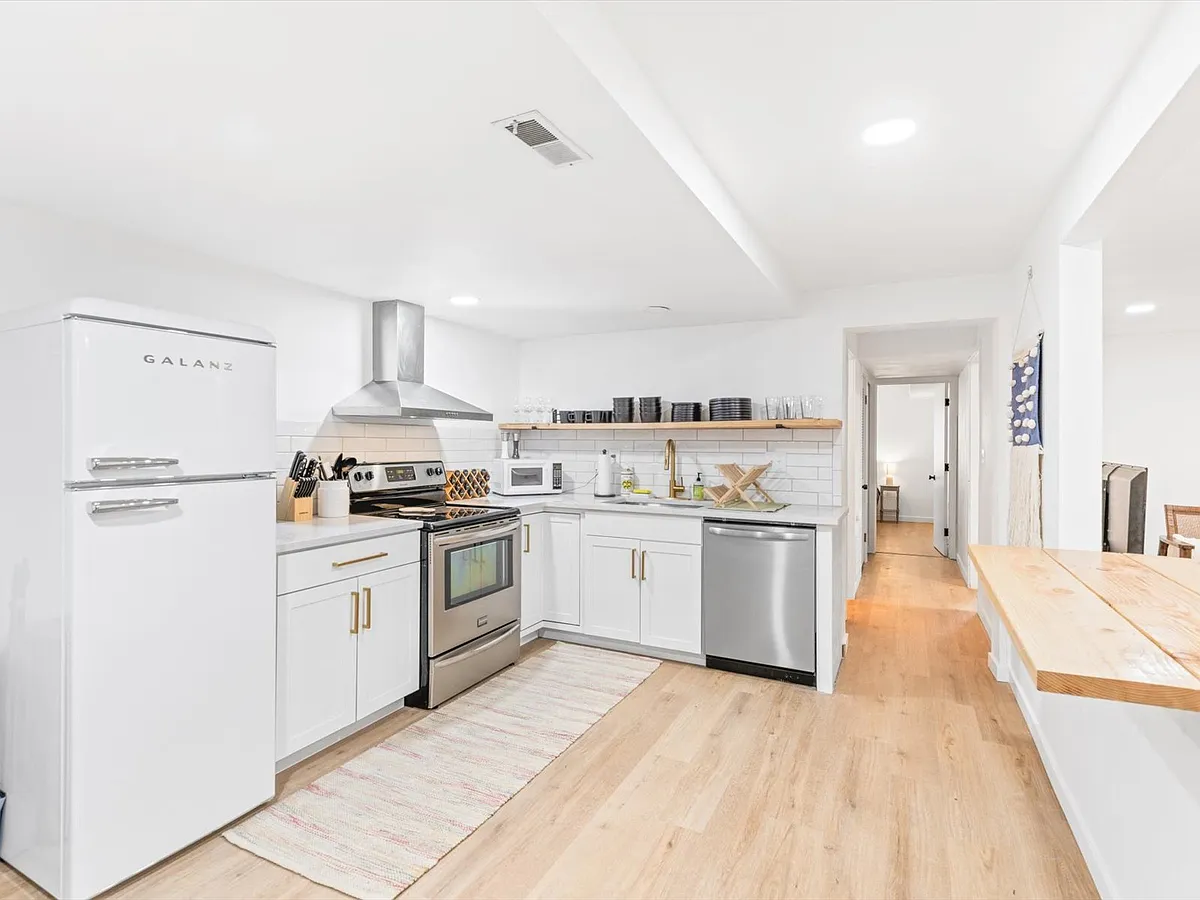 Building Photo - 4899 Sonata Dr #C