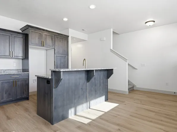 862 E 250 N, Hyrum, UT 84319